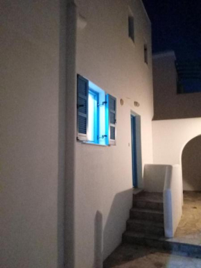 HOUSE in Aiky PAROS Ag.Nikolaos) 50m from Alyki BEACH